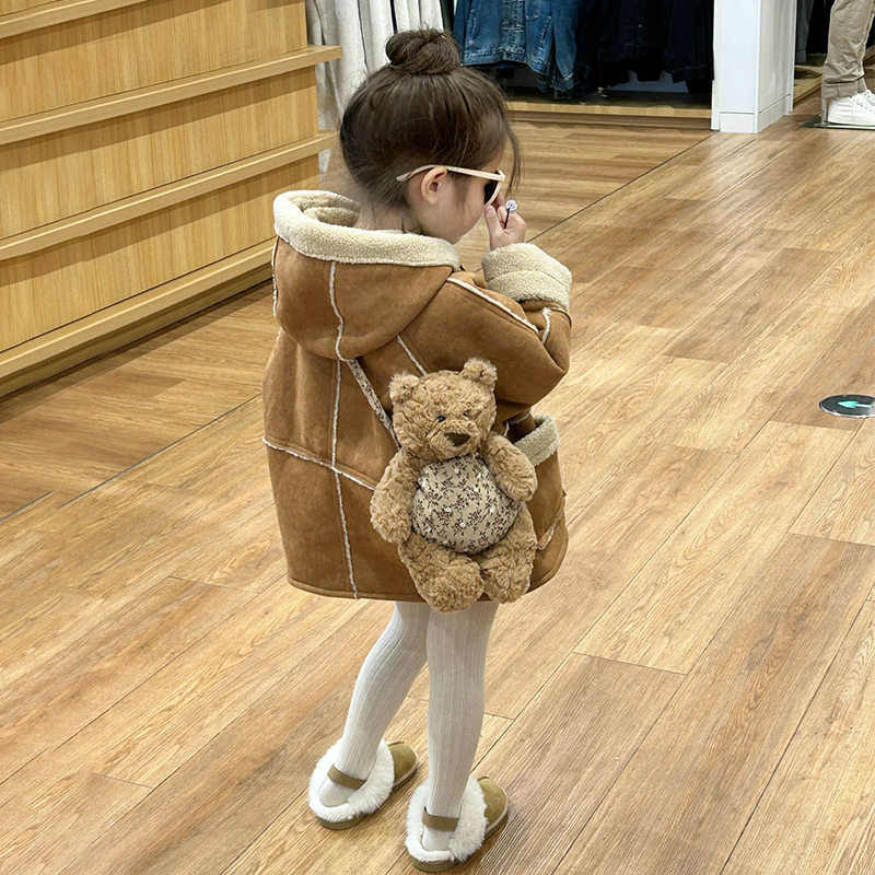 女童冬季外套2025新款女宝宝洋气连帽加绒大衣儿童一体绒韩版上衣