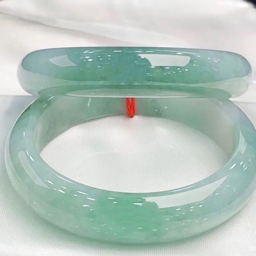 高级缅甸天然翡翠手镯5A级老坑飘花翠色正圈冰种送礼证（多样发一）
