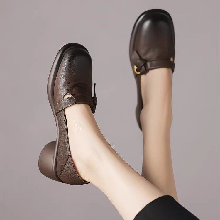 黑色复古英伦风粗跟厚底单鞋女2025秋新款真皮圆头浅口中跟乐福鞋