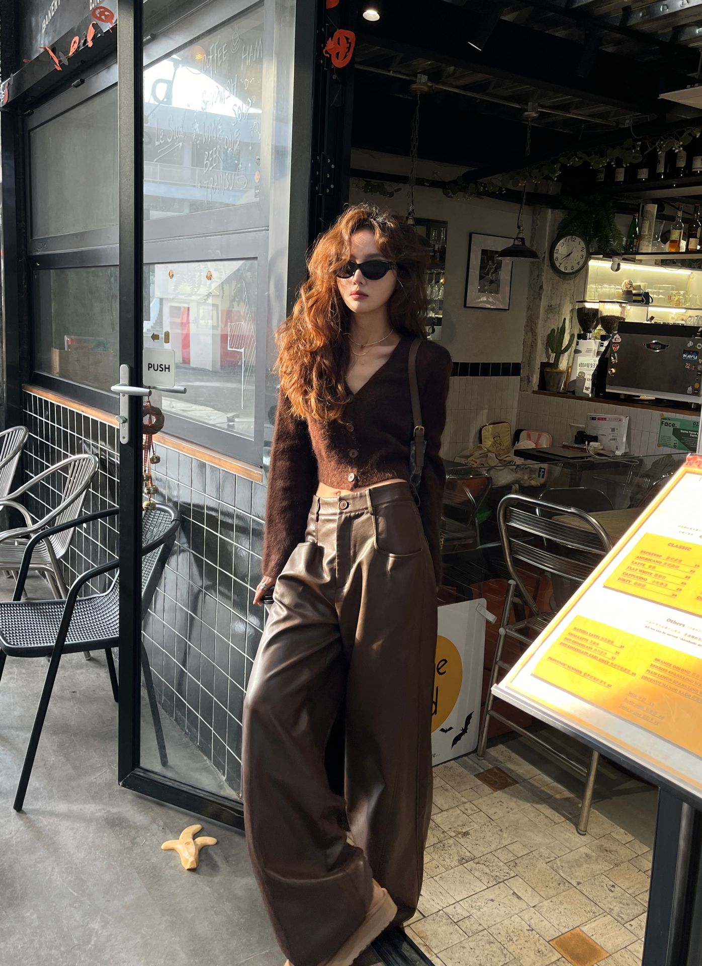 韩剧女主又A又飒纯欲风气质高级感V领针织衫女秋季季高腰阔腿皮裤