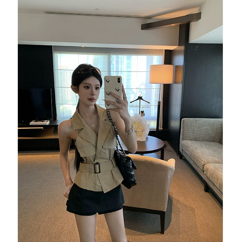 【奇异果】2025夏季新款时尚无袖休闲马夹设计感收腰显瘦黑色短裤女