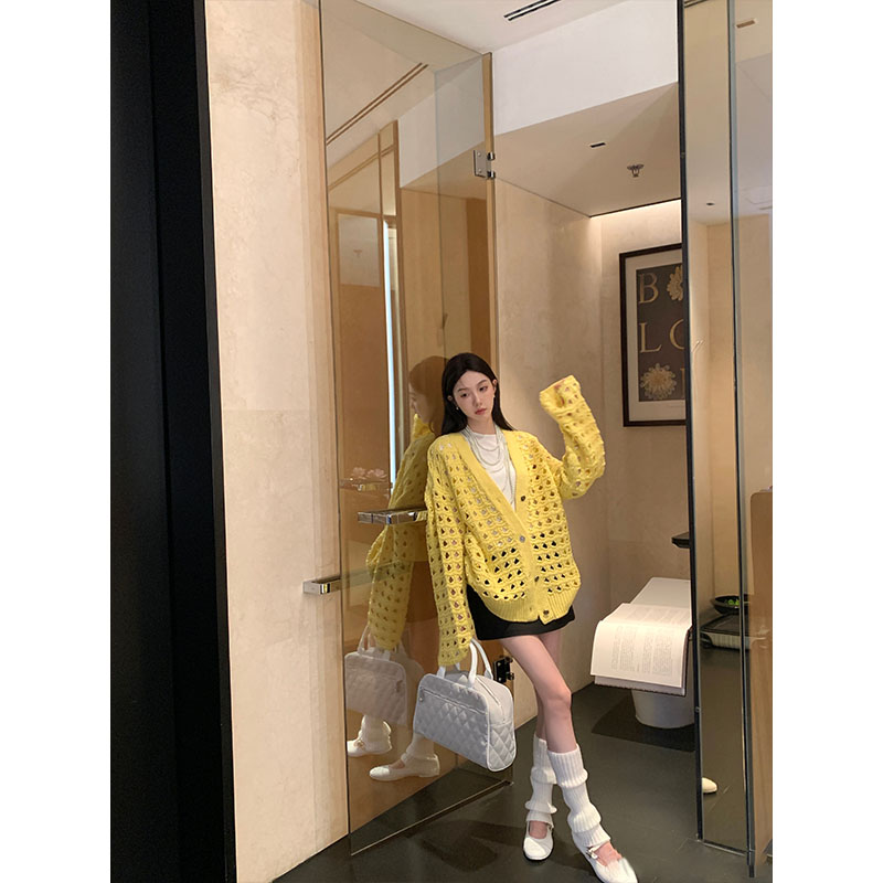 2025秋季高级设计感透气镂空长袖针织开衫高腰直筒黑色包臀半身裙