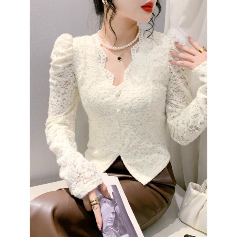 蕾丝打底时尚大女主V领法式蕾丝2025秋百搭泡泡袖长袖上衣女显瘦