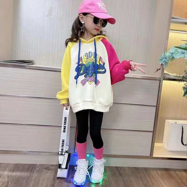 【伊美】女童新款卡通拼色春秋卫衣