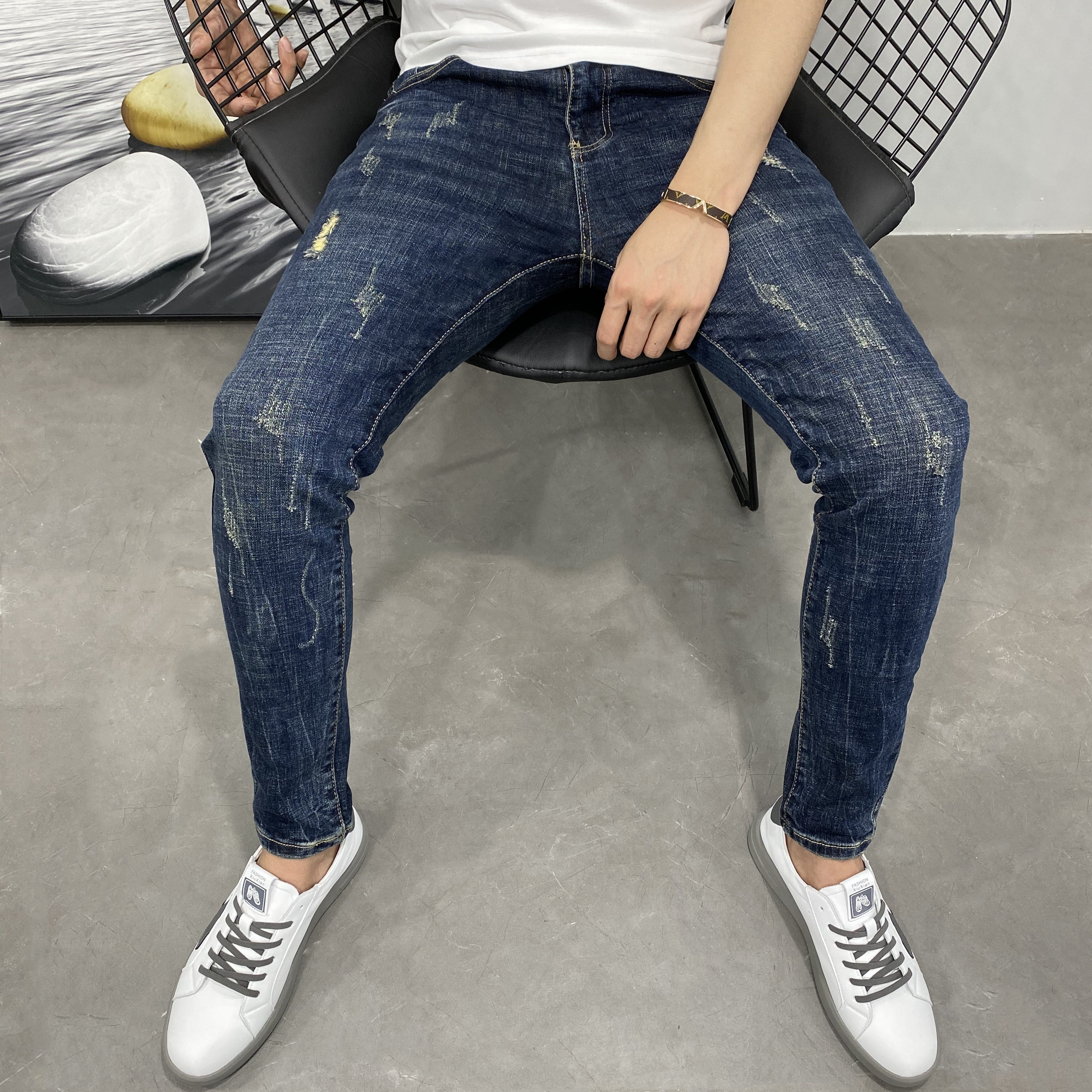 ins复古做旧深蓝猫须抓痕修身小脚牛仔长裤男 潮秋青年弹力中低腰