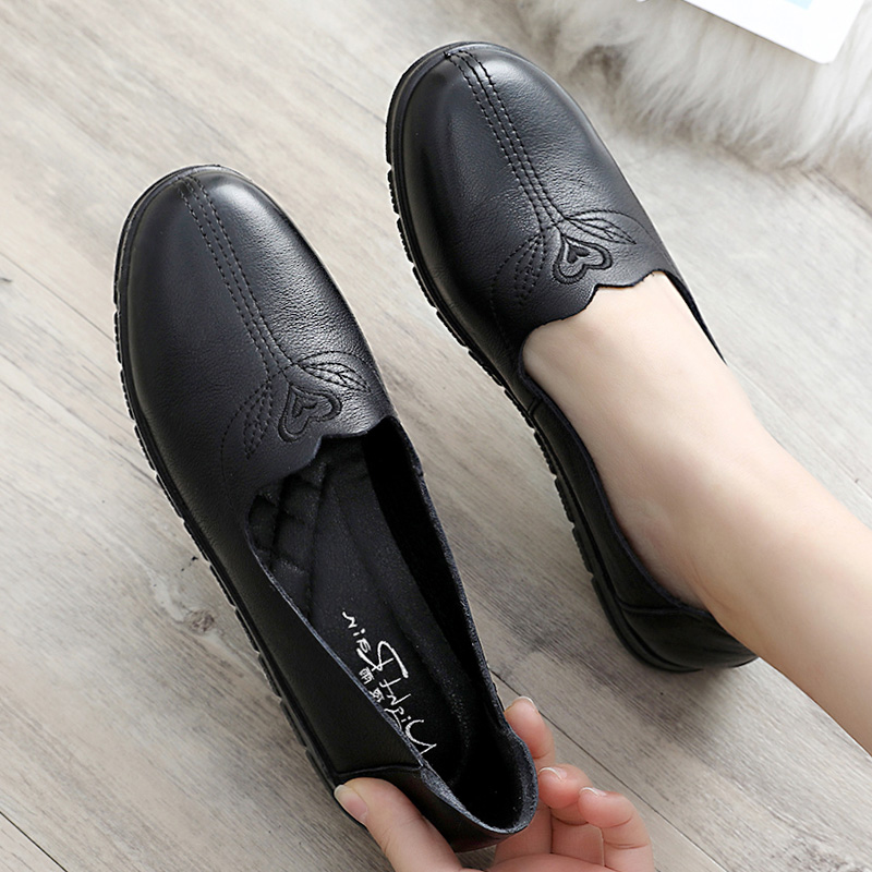 夏季款妈妈鞋子真皮软底单鞋中老年女鞋中年老人皮鞋防滑奶奶牛皮