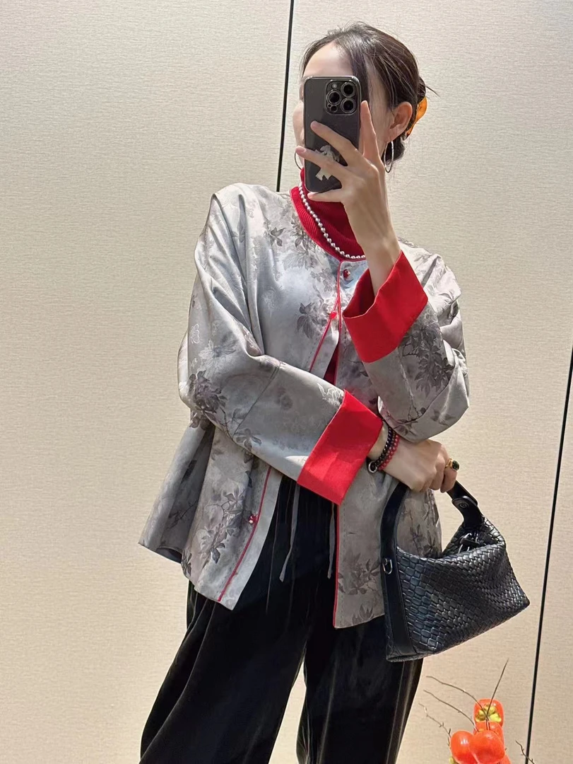 [深圳五老板] 国风蝶恋花U领开门襟玉石压折边拼接翻袖提花外套