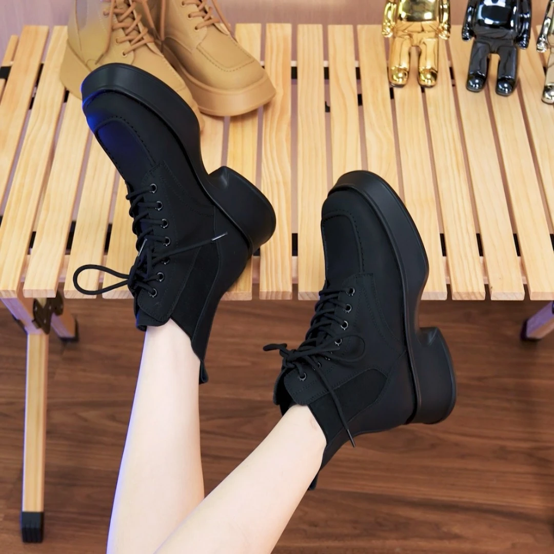 Tata/他她冬季英伦风气质纯色系带马丁靴女短靴厚底新款W5VA1DD2