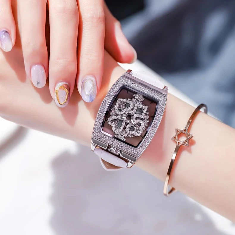 扑克女神女表气质轻奢时尚百搭防水潮流满钻网红手表夜光石英表
