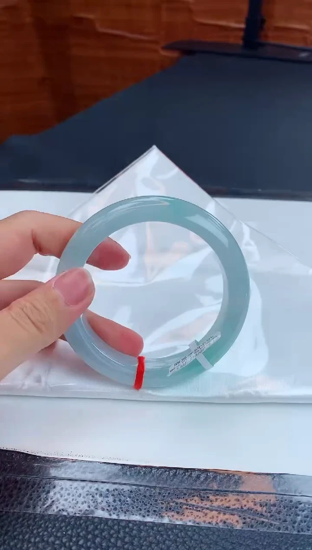 【闪购商品】翡翠手镯未镶嵌缅甸天然A货翡翠手镯