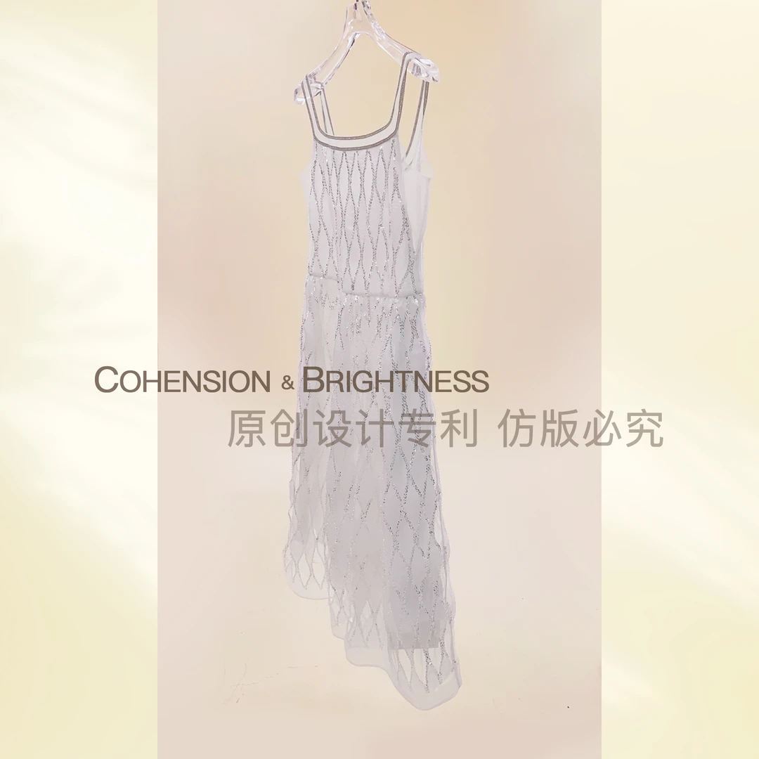 凝慧真的好【冰岛日记】夏季轻奢重工钉珠几何镂空吊带连衣裙LN258