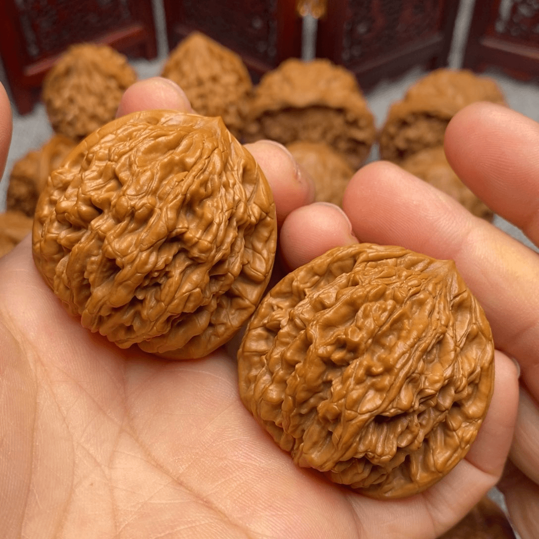 文玩核桃把件42红皮麦穗虎头