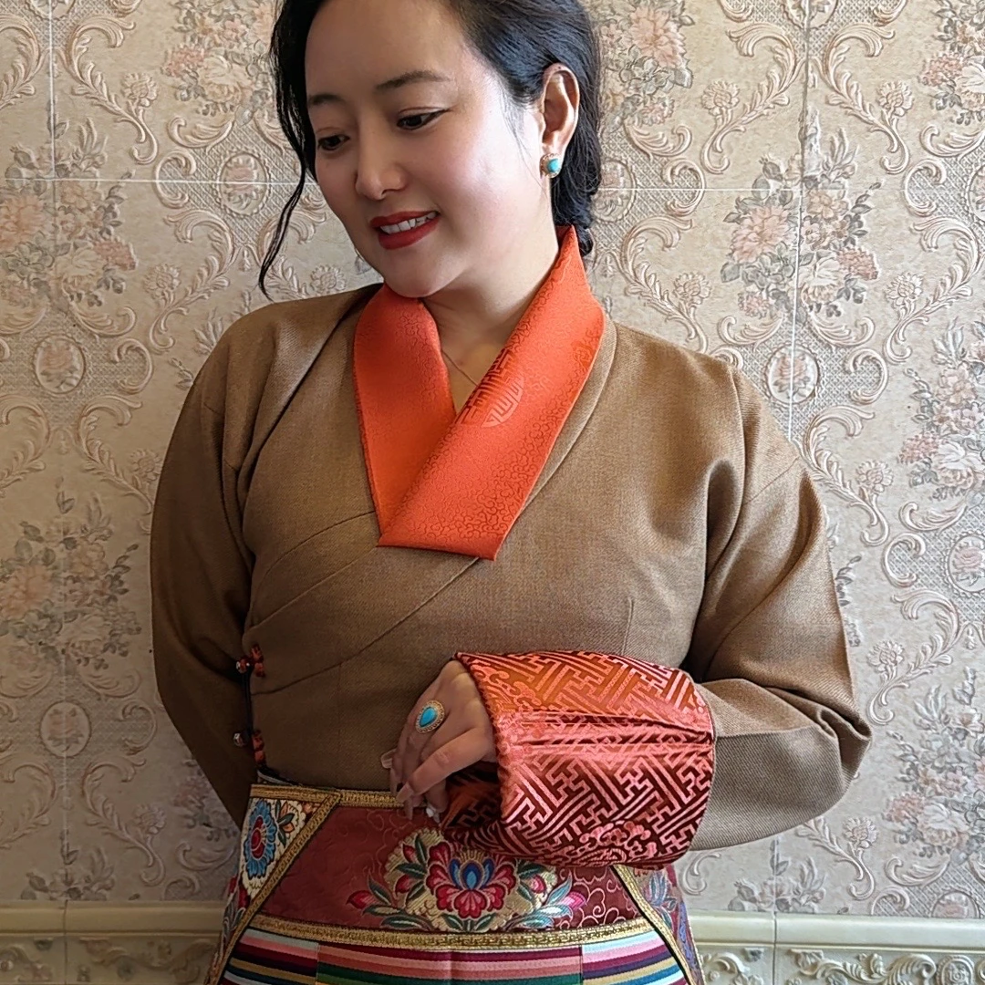 史镜藏式传统冬季连袖藏服