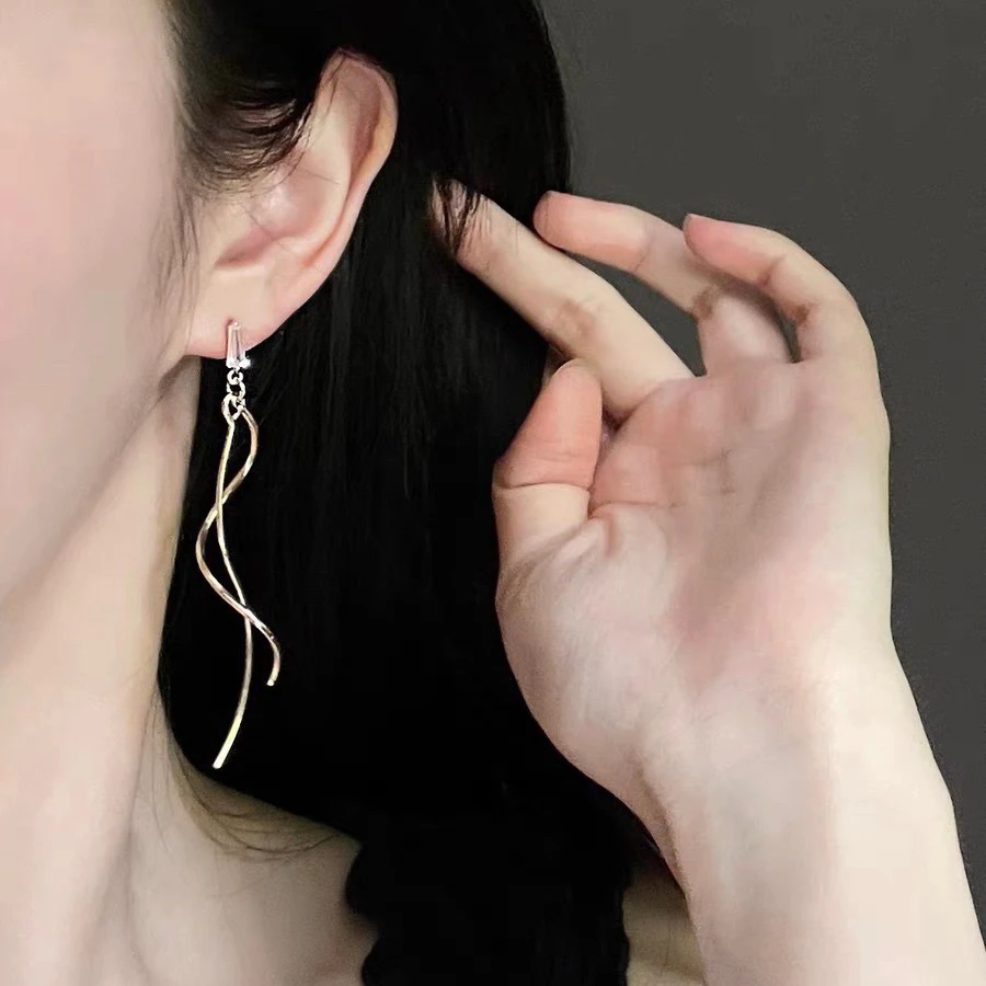 铜合金耳饰 优雅闪耀高级简约线条长款气质流苏耳环复古小众耳饰