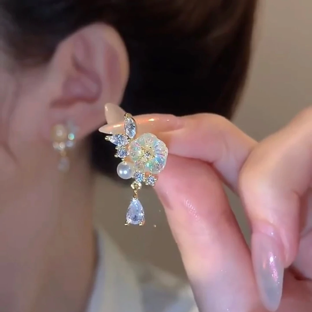 合金耳饰 娇人周末温柔花朵小众茶系耳钉法式轻奢高级感复古耳饰