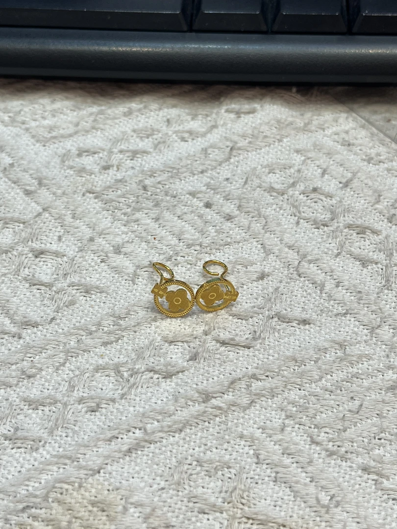 Chow Tai Seng/周大生足金周大生耳饰气质百搭复古法式简约经典