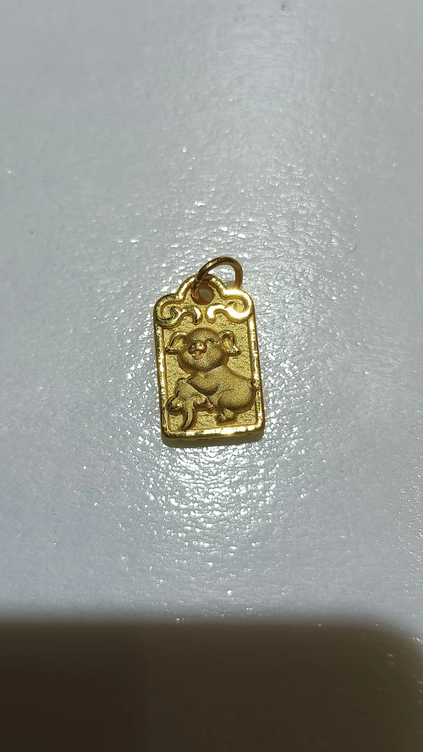 Chow Tai Seng/周大生生肖猪牌手工时尚百搭古法款金色实心精美素
