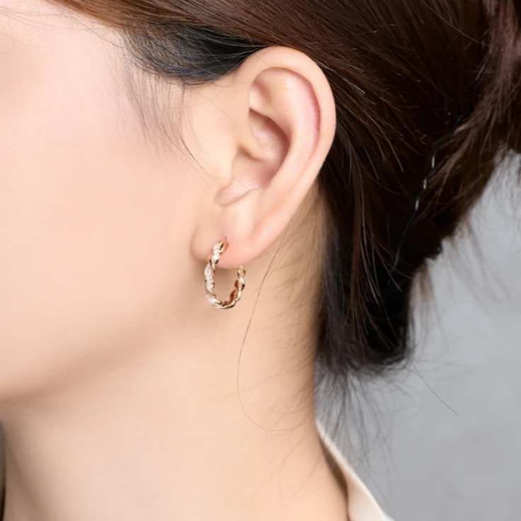 CHAOHANLIAN/潮韩恋 铜合金合成锆石耳饰 时尚高定麻花耳环FS943