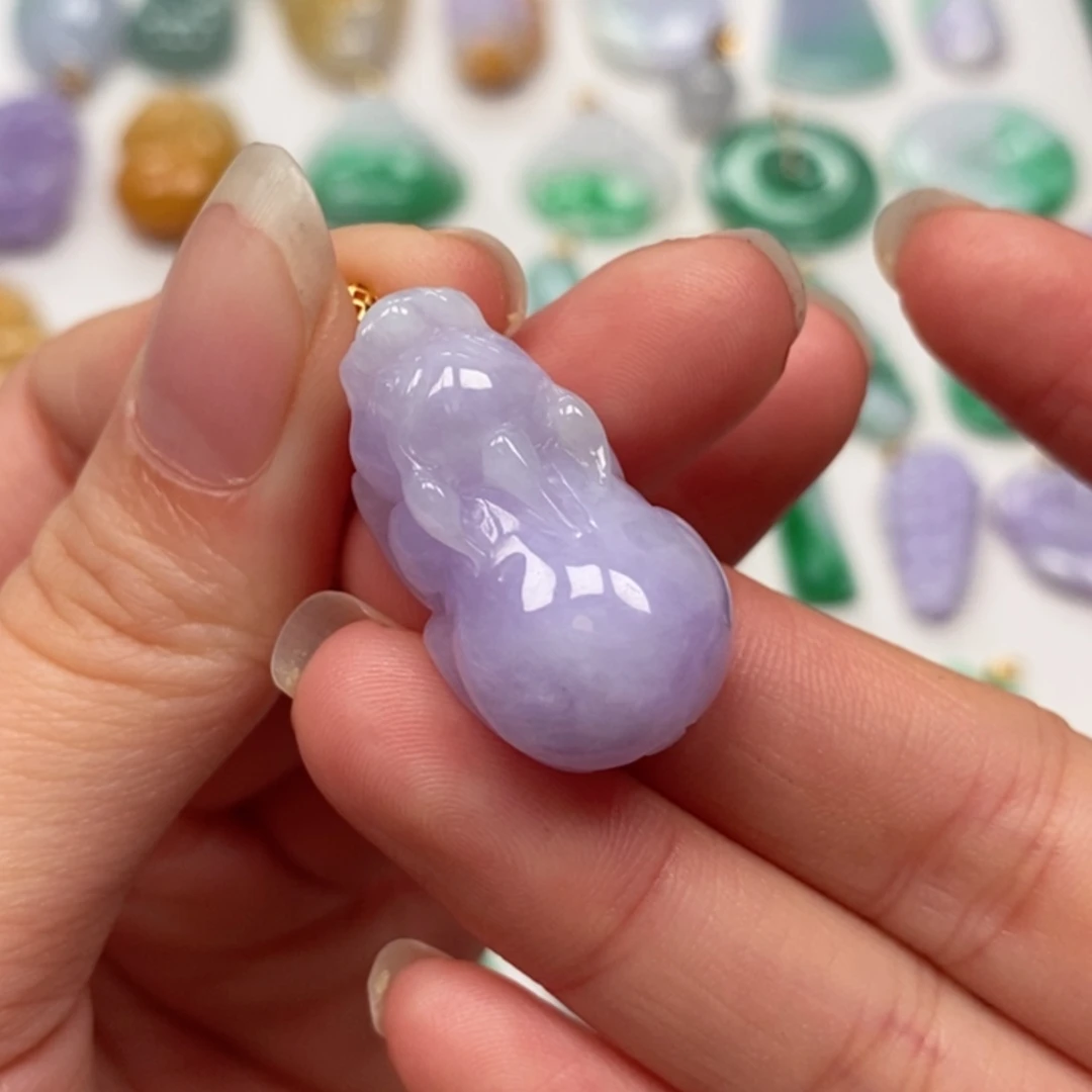 【闪购商品】翡翠颈饰未镶嵌东****?