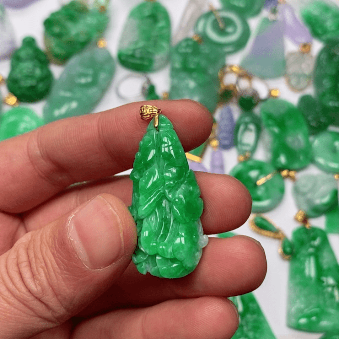 【闪购商品】翡翠颈饰未镶嵌不**見