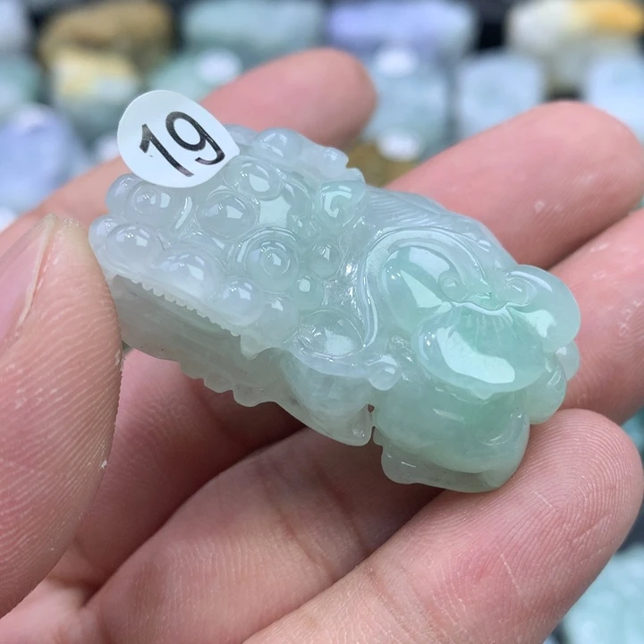 翡翠颈饰未镶嵌天然缅甸翡翠招财貔貅吊坠