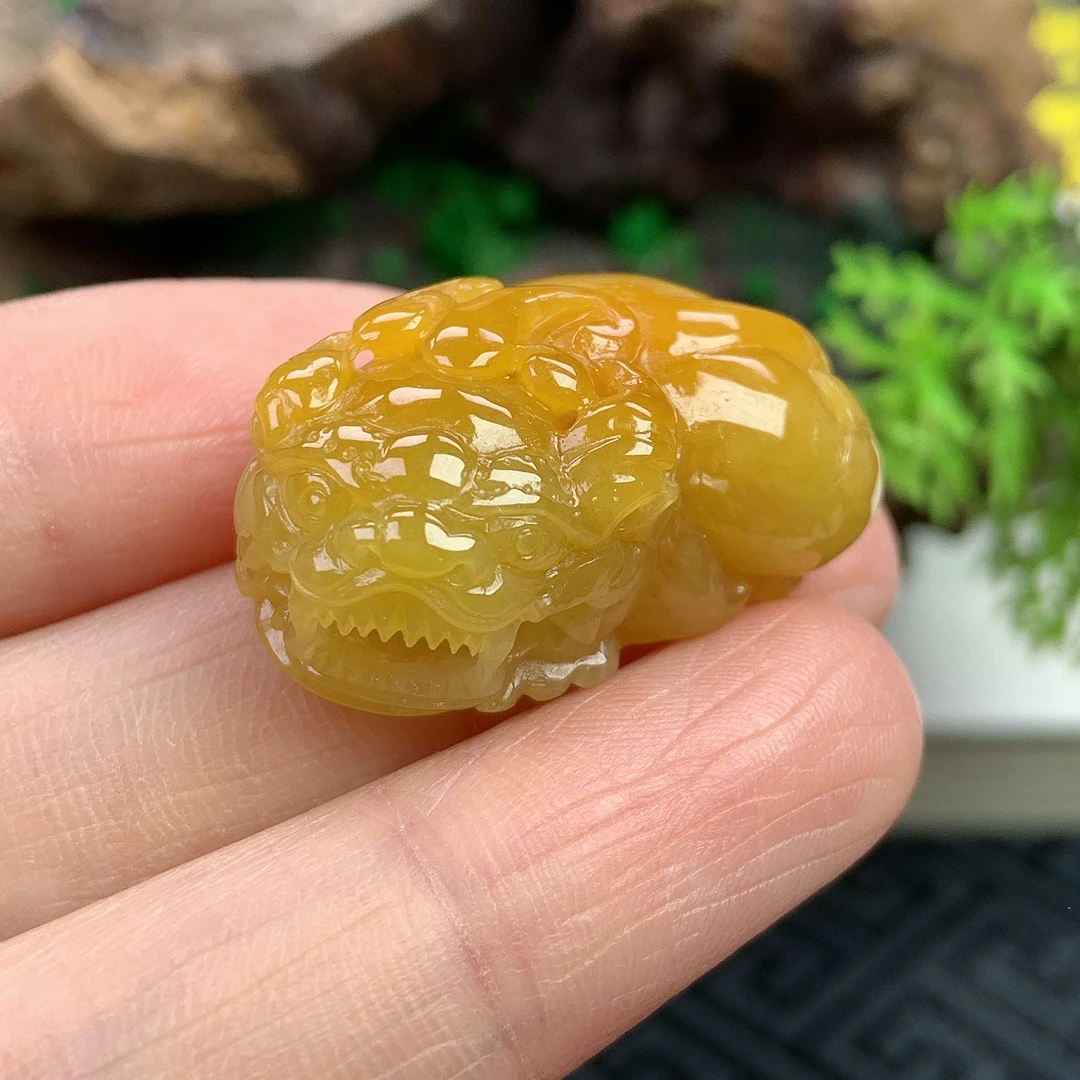 天然缅甸A货翡翠糯化满黄口含珠貔貅吊坠，尺寸26.4-15.4-翡翠貔貅