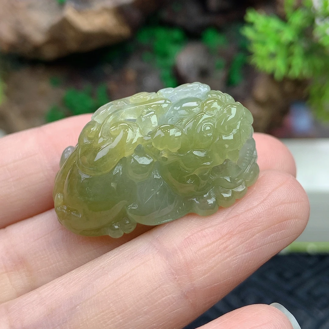 天然缅甸A货翡翠糯冰口含珠黄翡招财貔貅吊坠，尺寸29.2-16.3-13.8