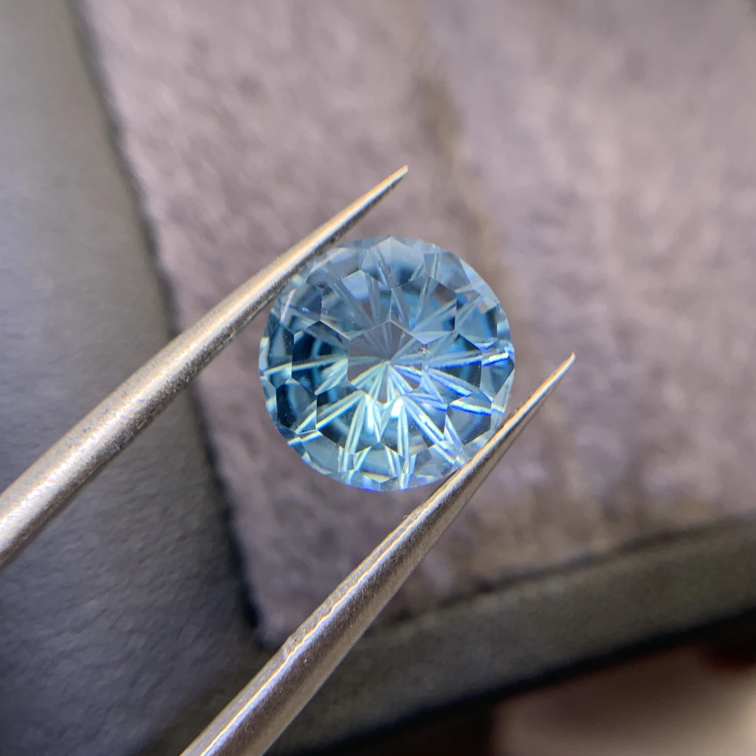 10天然烟花切托帕石裸石全净无瑕玻璃体主石尺寸圆10mm重量4.55ct