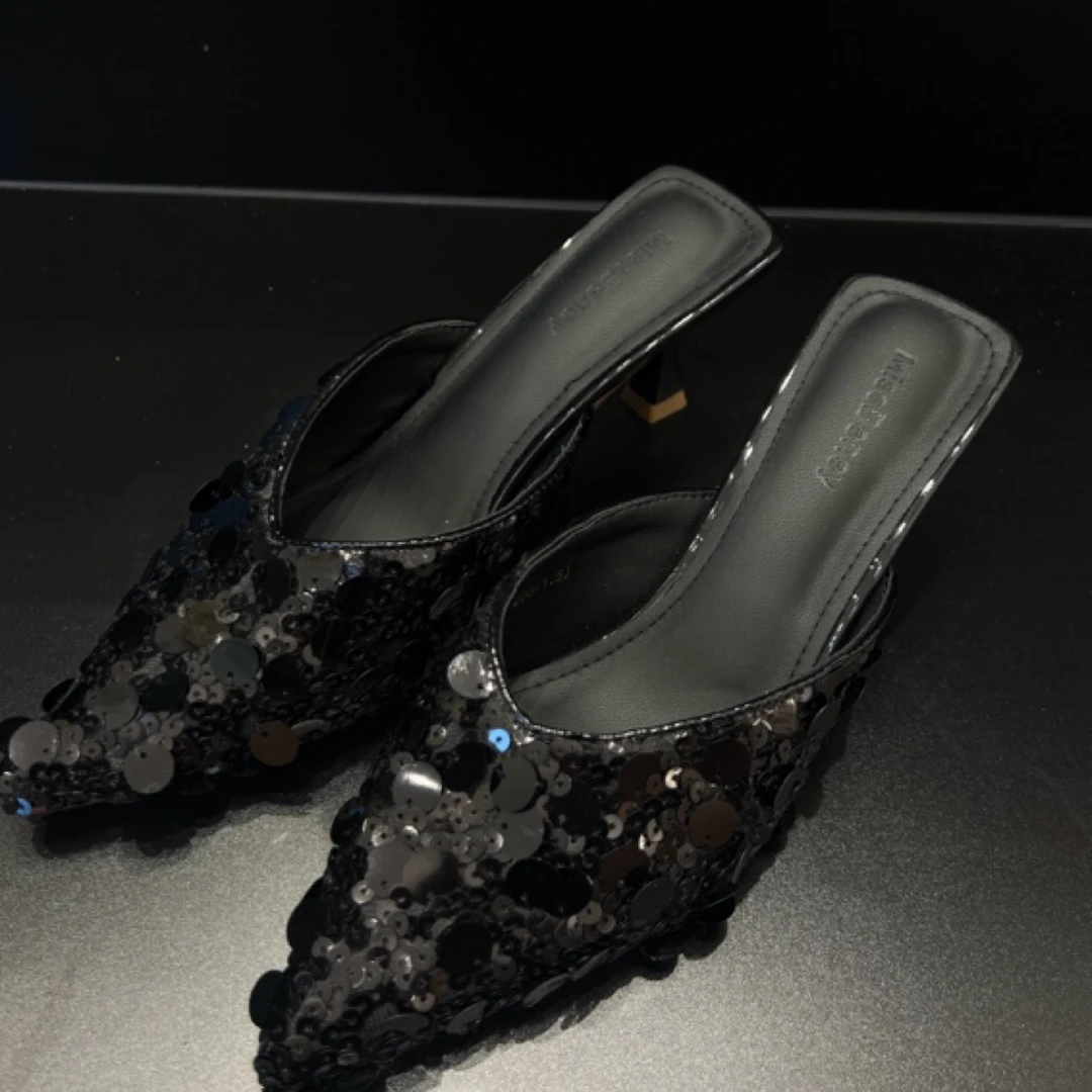 娜娜家低跟单鞋编码170-189，对应主播手上编码下单