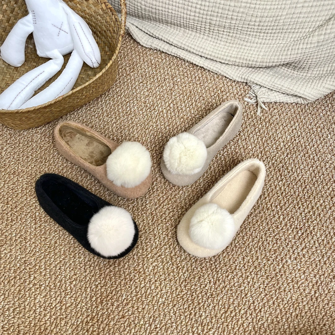女童可爱平底鞋2024秋冬新款立体毛球豆豆鞋百搭保暖一脚蹬单鞋