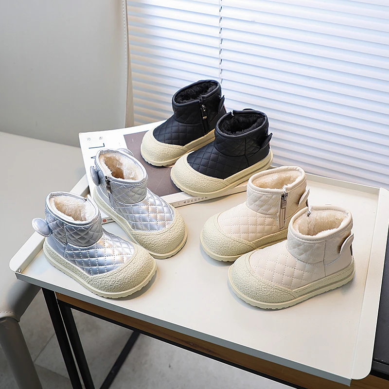 女童加厚保暖雪地靴2024冬季男童韩版菱格短靴子中大童软底大棉鞋