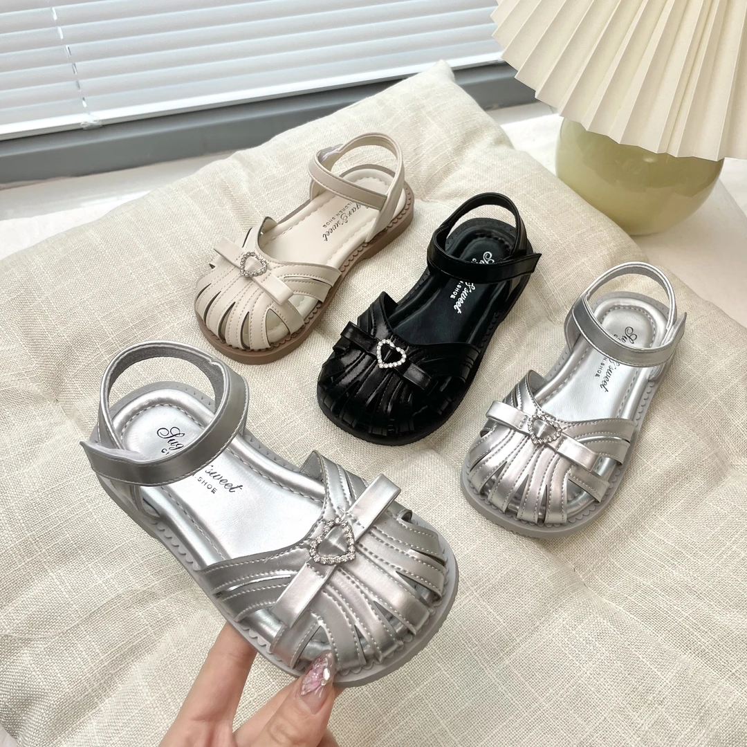 2024洋气女童包头凉鞋软底夏季公主鞋爱心扣编织百搭沙滩鞋