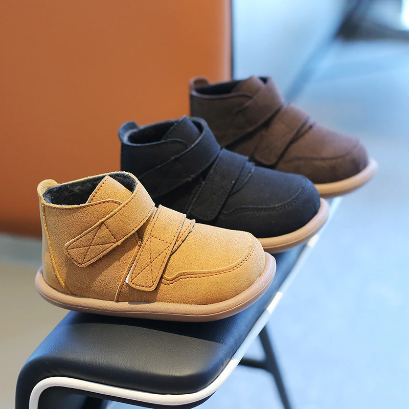 儿童加绒短靴秋冬款男童复古魔术贴靴子女童百搭潮牌防滑磨砂皮靴