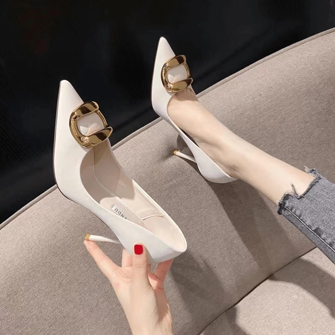 7210-6 杏色温柔软皮金属扣职业高跟鞋女细跟春季尖头浅口单鞋A11