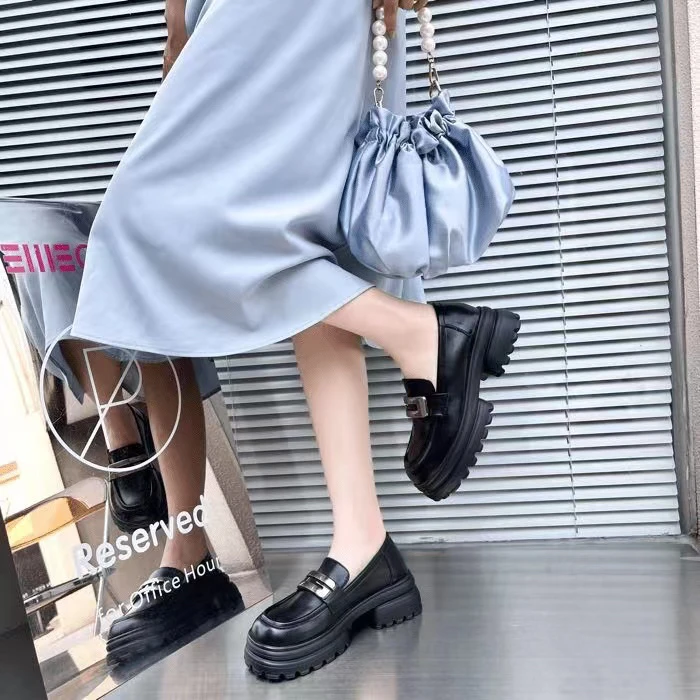 6988-2 复古英伦风春季新款黑色真皮松糕厚底单鞋增高乐福鞋