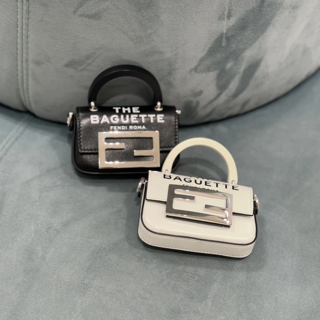FENDI/芬迪mini 牛皮 联名包