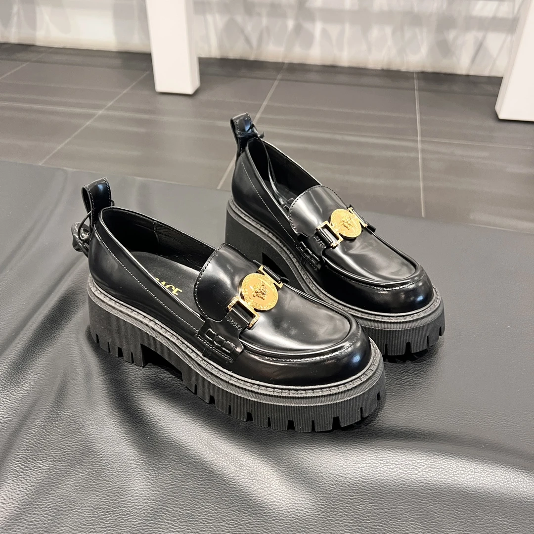 Versace/范思哲女士  黑色乐福鞋    底高5CM