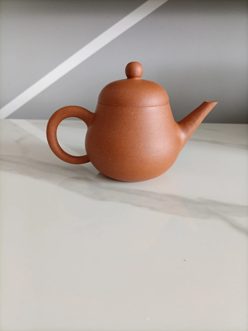 喀左老段泥拉制水平梨型壶纯手工