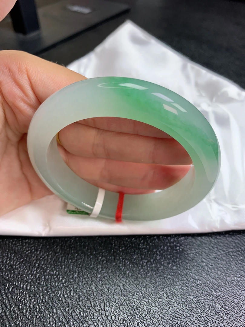 56圈缅甸天然A货翡翠老坑起冰化胶飘阳绿手镯