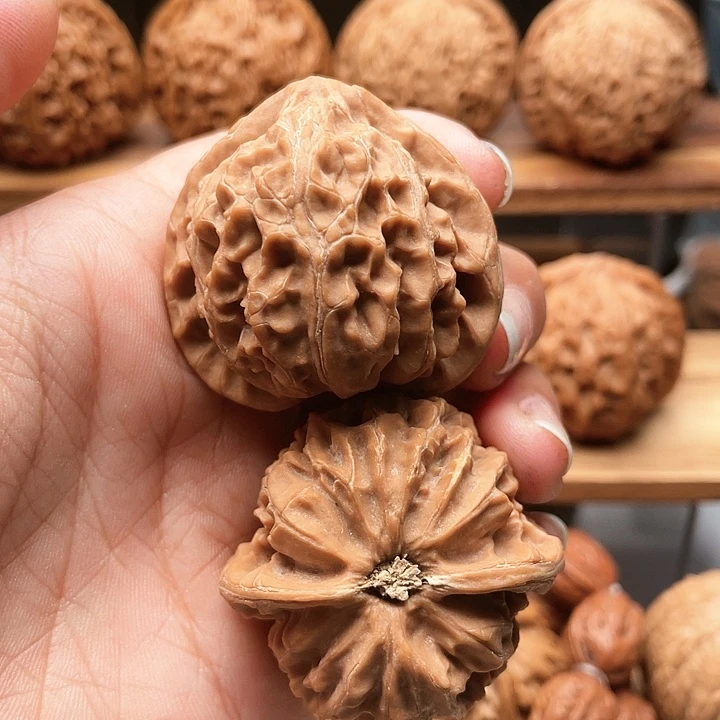 文玩核桃吊坠宫灯
