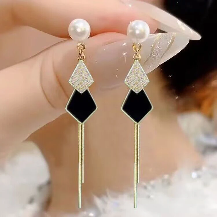 合金仿珍珠耳饰 双11爆款复古小众长款气质耳环轻奢优雅设计耳坠