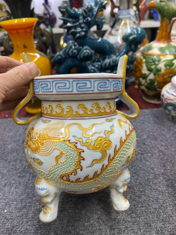 描金堆线凤纹双耳香炉摆件