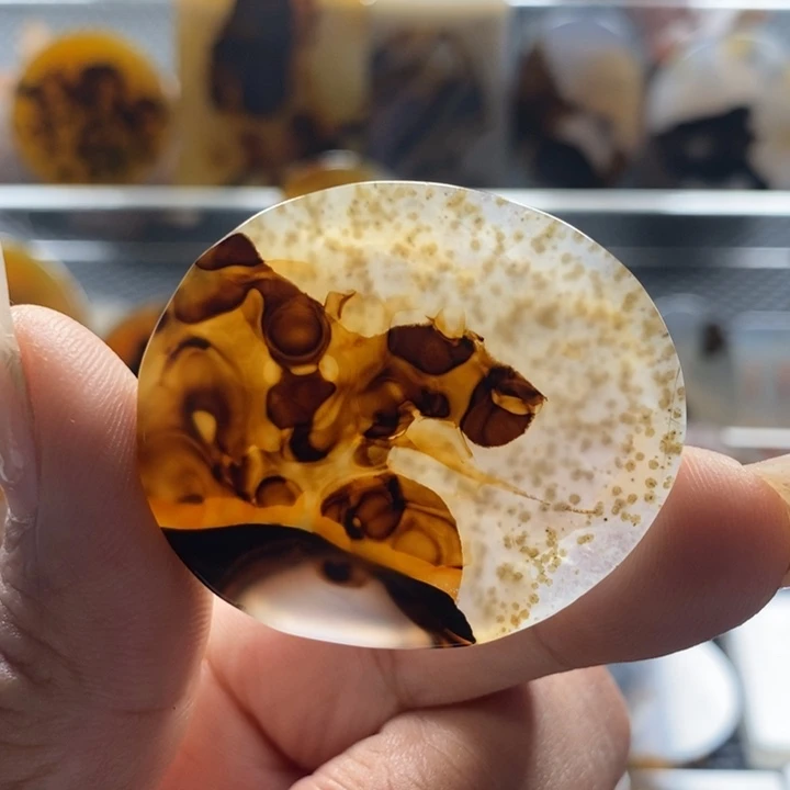 玛瑙/玉髓颈饰未镶嵌