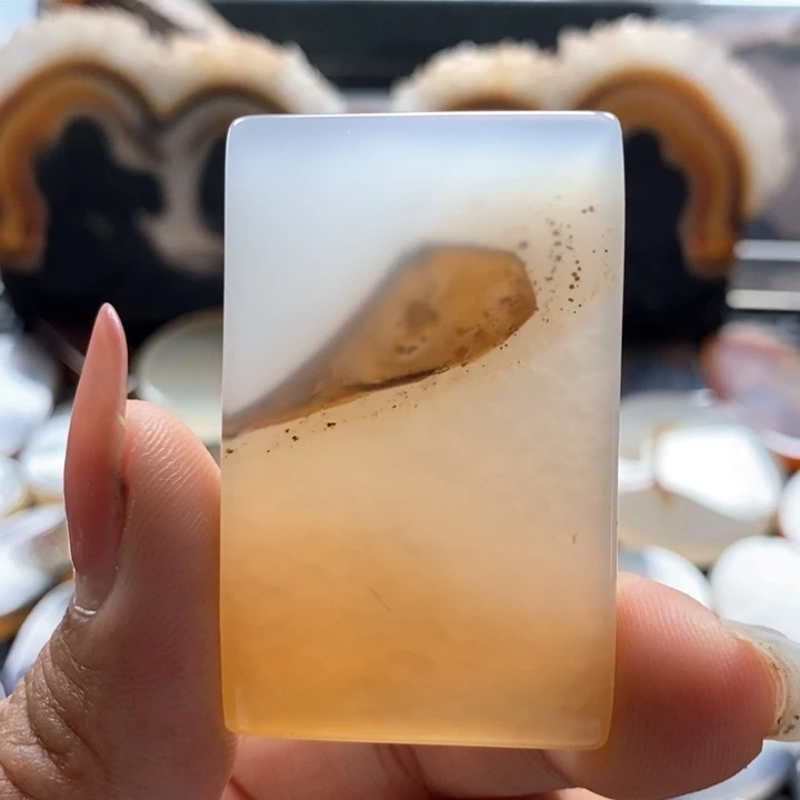 玛瑙/玉髓颈饰未镶嵌