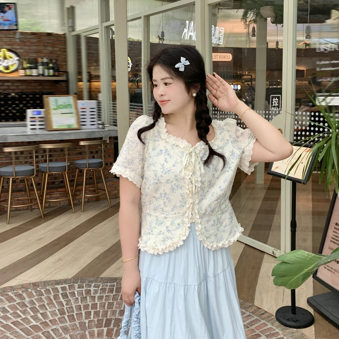 【青苍】大头婷微胖定制夏季衬衫收腰显瘦碎花木耳边系扣短款上衣