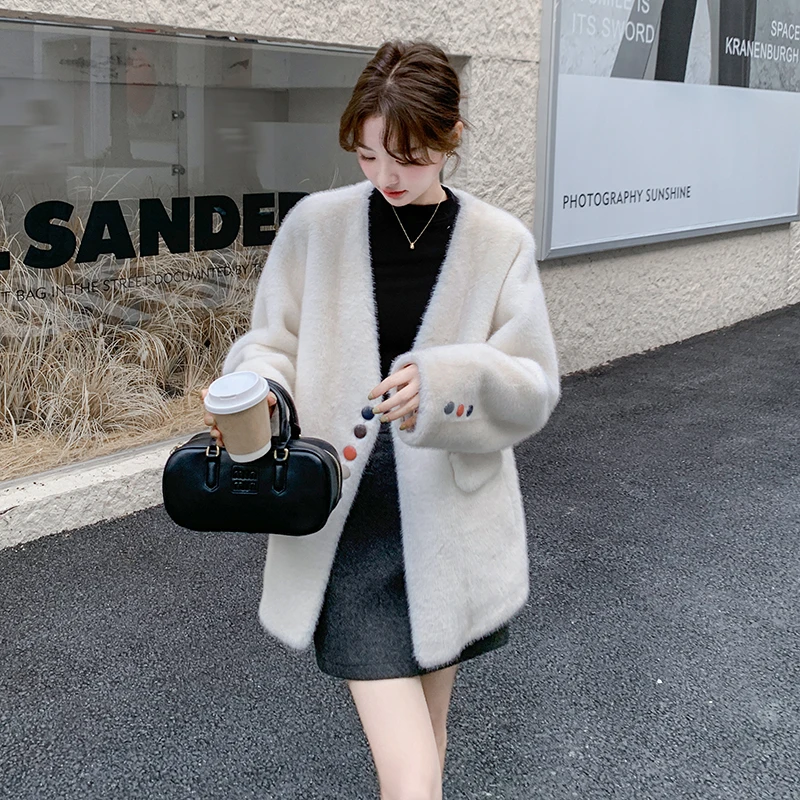 羊羔毛外套女仿皮草高级感V领皮毛一体2024秋冬新款水貂绒短大衣