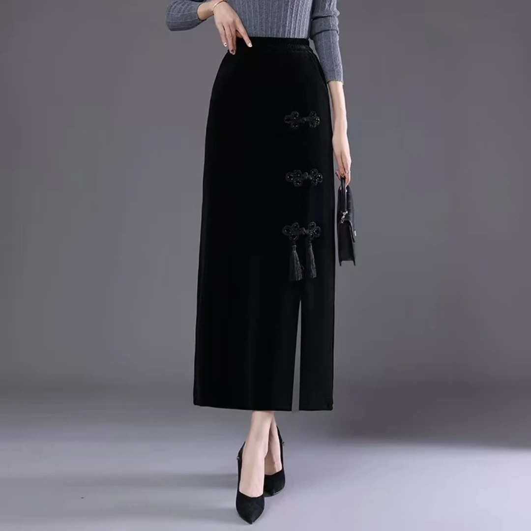 2024早秋新款高腰丝绒修身半身裙洋气减龄瘦腰开叉流苏盘扣长裙