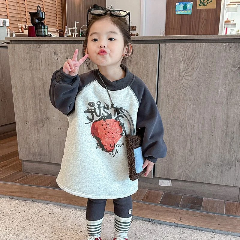 女童连衣裙2023新款保暖卫衣裙套头中小童加绒加厚中长款公主裙子