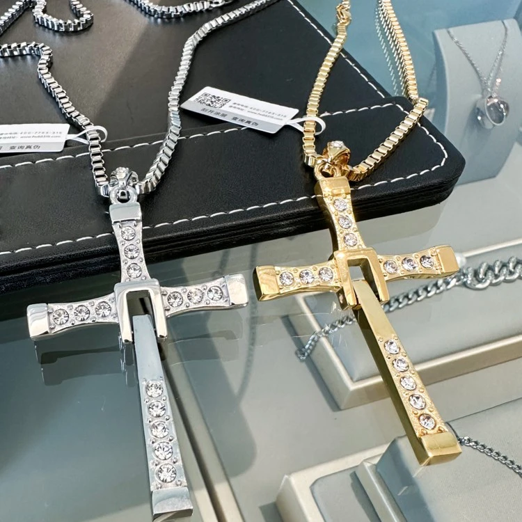 CK 钛钢项链 CK范迪塞尔同款十字架项链速度与激情男生镶钻毛衣链