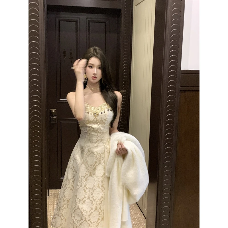 休闲设计感小众设计高级感宫廷风轻礼服裙显瘦吊带连衣裙女装秋季